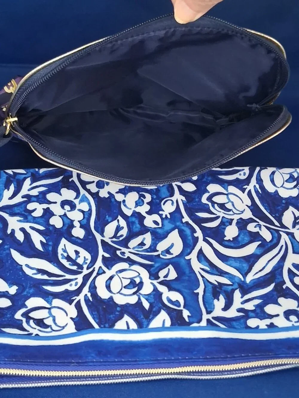 Estée Lauder Cosmetic Bag Duo Floral Pouch & Gold Chain Print Case
